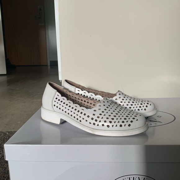 White Women’s Flats Loafers Shoes - Picture 4 of 7